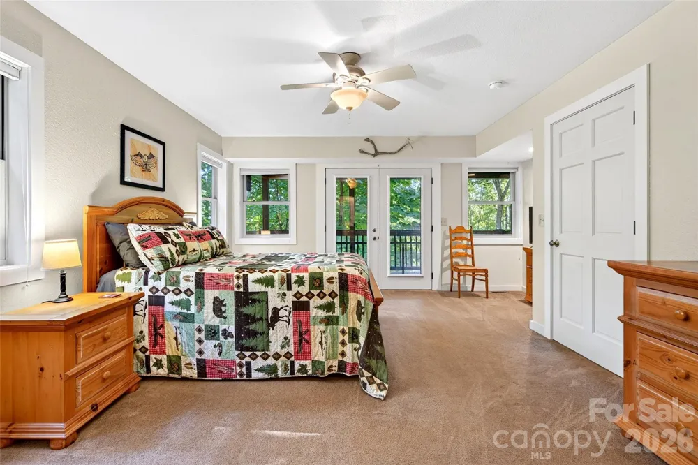 386 Wild Turkey Run Black Mountain, NC 28711