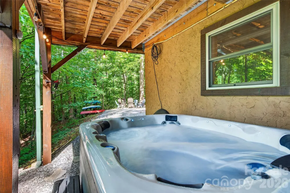 386 Wild Turkey Run Black Mountain, NC 28711