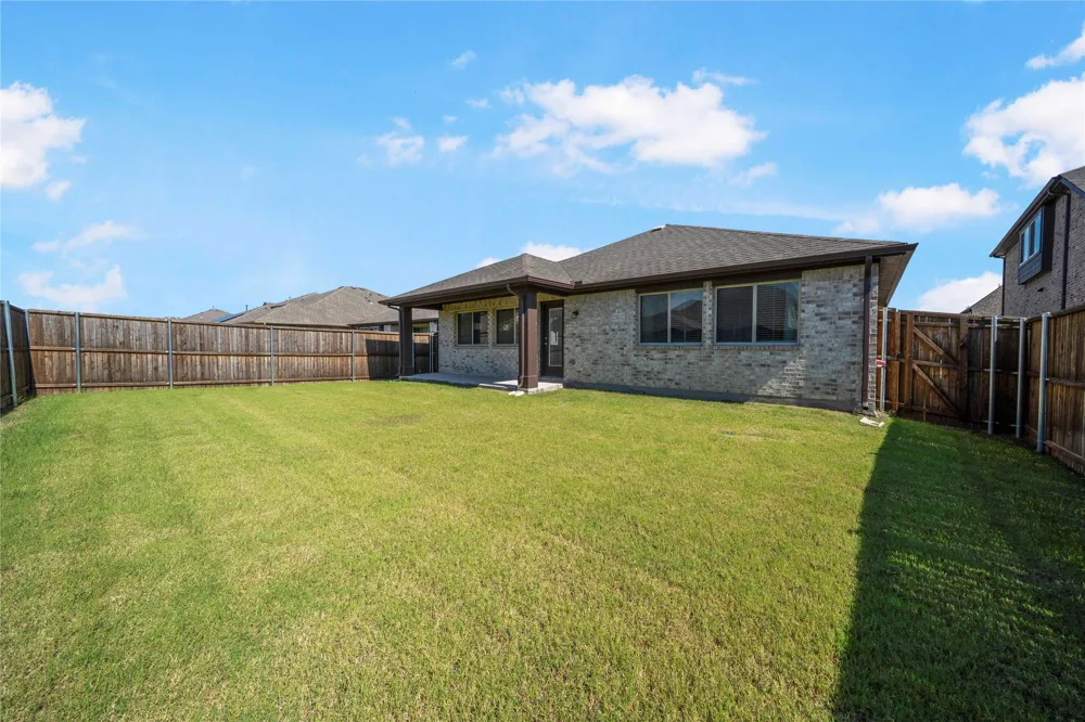 1272 Sumner Street Aubrey, TX 76227
