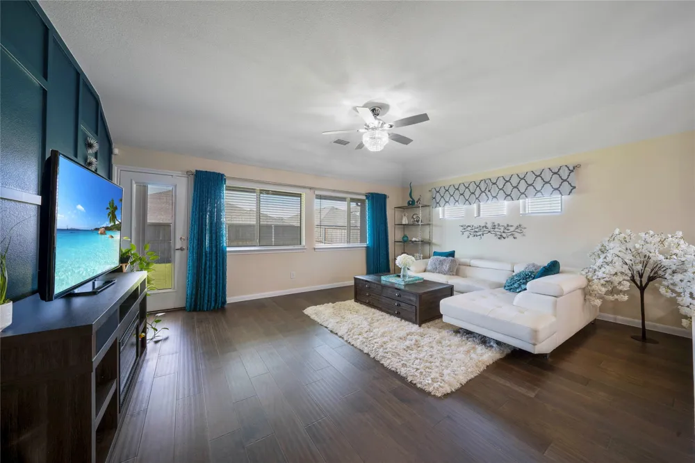 1272 Sumner Street Aubrey, TX 76227