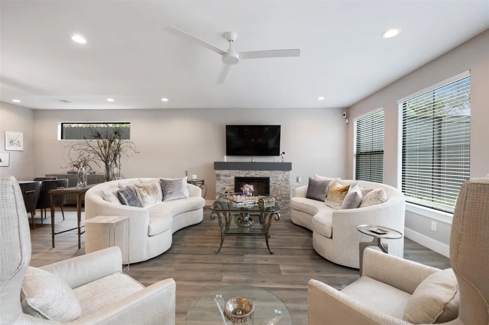 2928 Suffolk Drive Houston, TX 77027