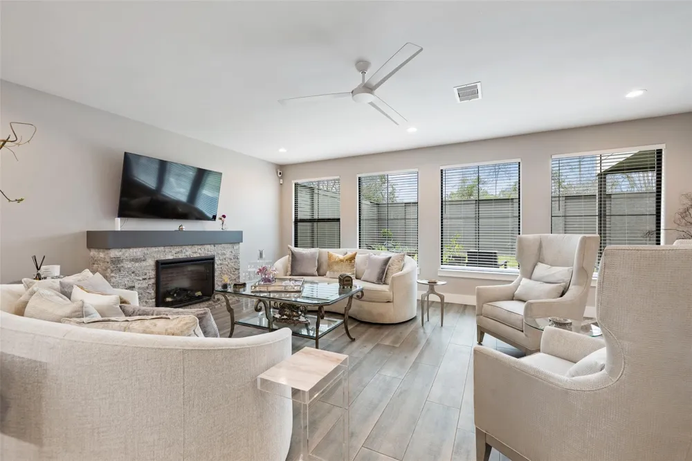 2928 Suffolk Drive Houston, TX 77027