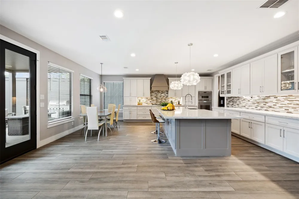 2928 Suffolk Drive Houston, TX 77027