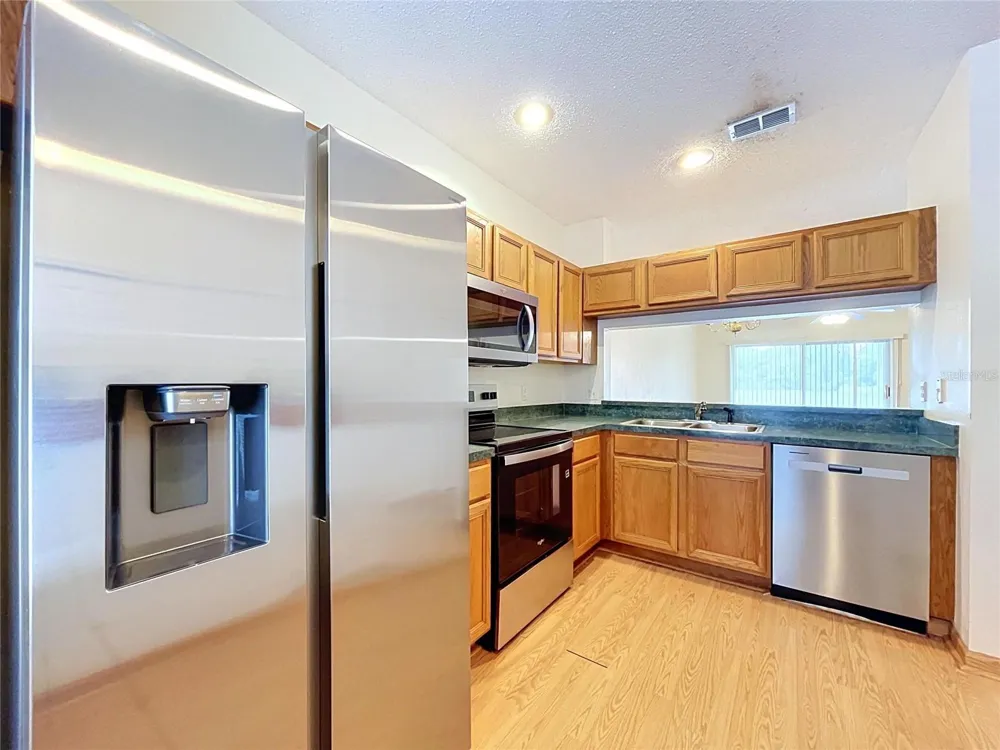 12388 BERKELEY SQUARE DRIVE Tampa, FL 33626