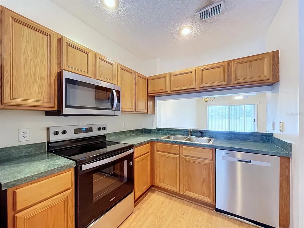 12388 BERKELEY SQUARE DRIVE Tampa, FL 33626