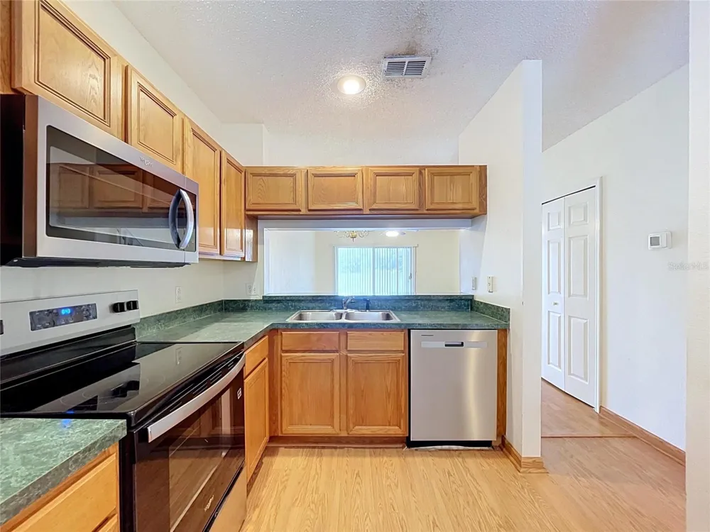 12388 BERKELEY SQUARE DRIVE Tampa, FL 33626