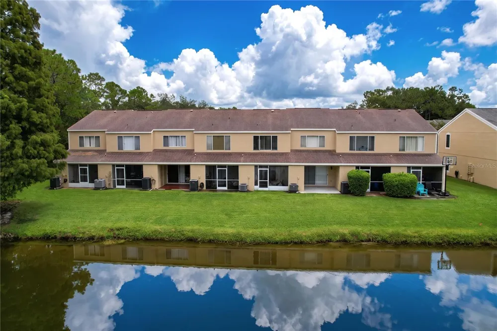 12388 BERKELEY SQUARE DRIVE Tampa, FL 33626