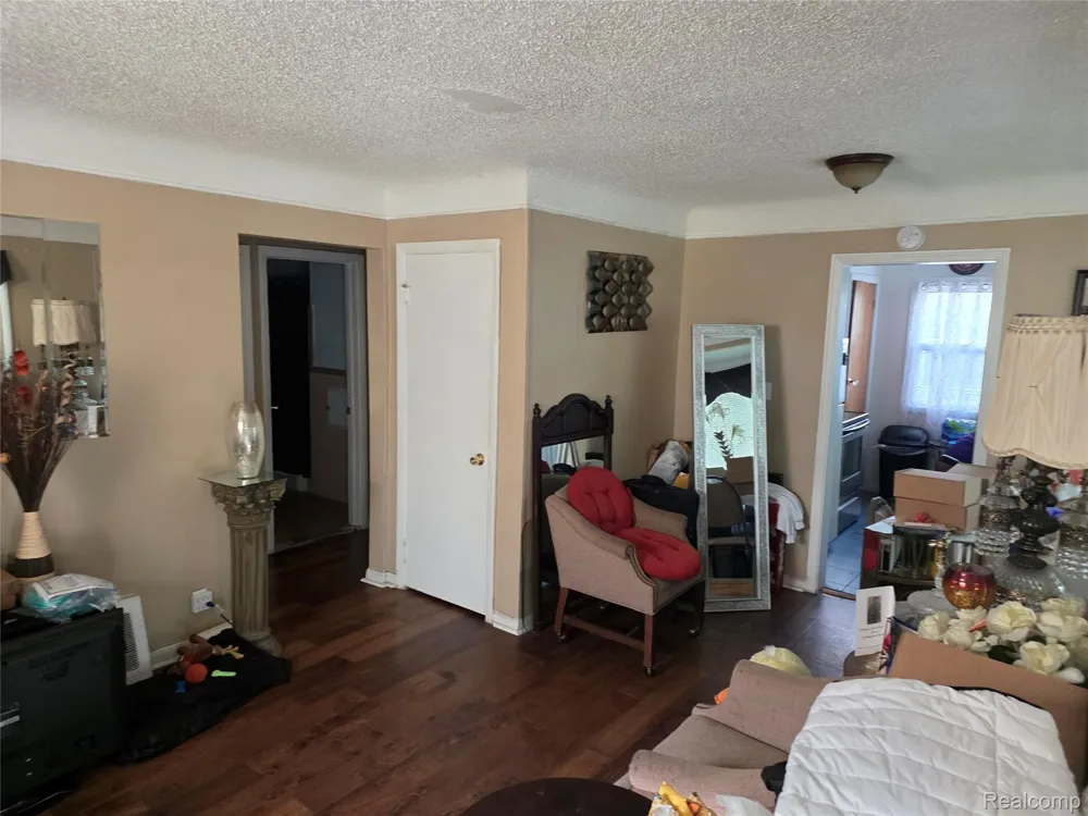 22521 Pembroke Avenue Detroit City, MI 48219