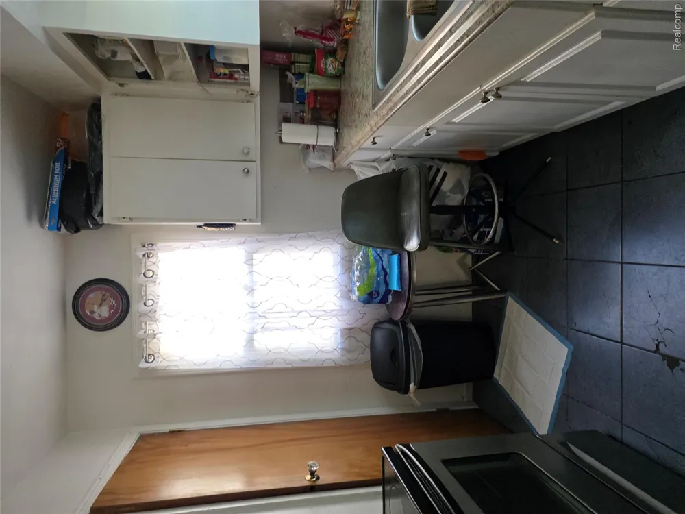 22521 Pembroke Avenue Detroit City, MI 48219