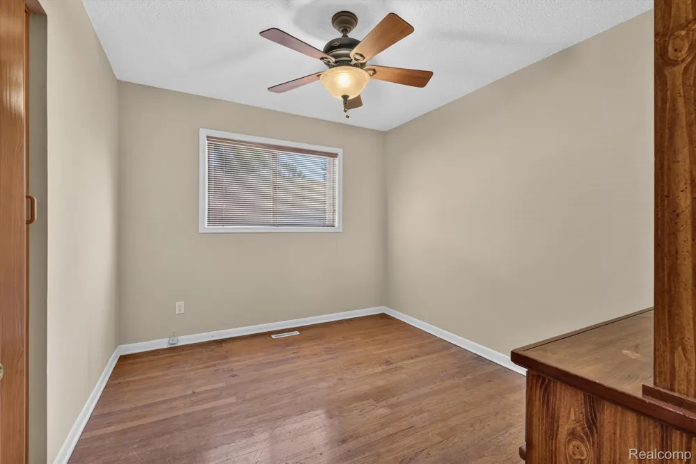 4672 Edgewood Street Dearborn Heights City, MI 48125