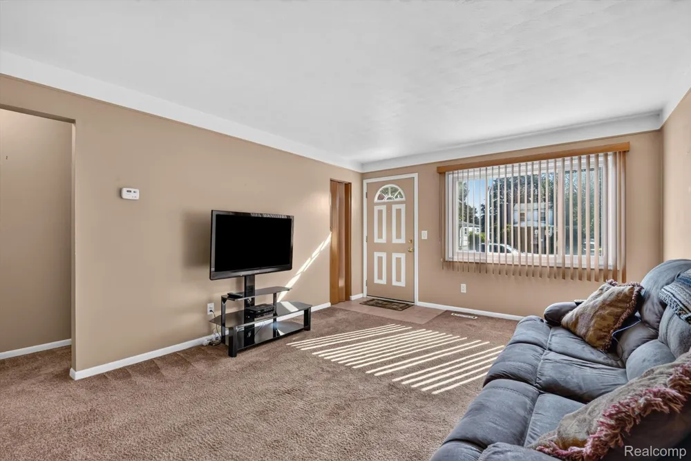 4672 Edgewood Street Dearborn Heights City, MI 48125
