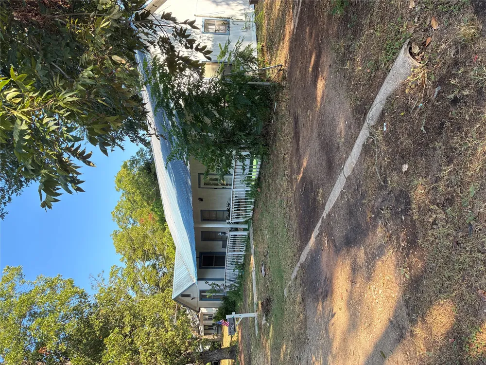 204 NW NW 5th Street Smithville, TX 78957