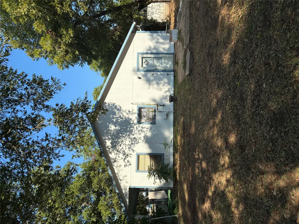 204 NW NW 5th Street Smithville, TX 78957