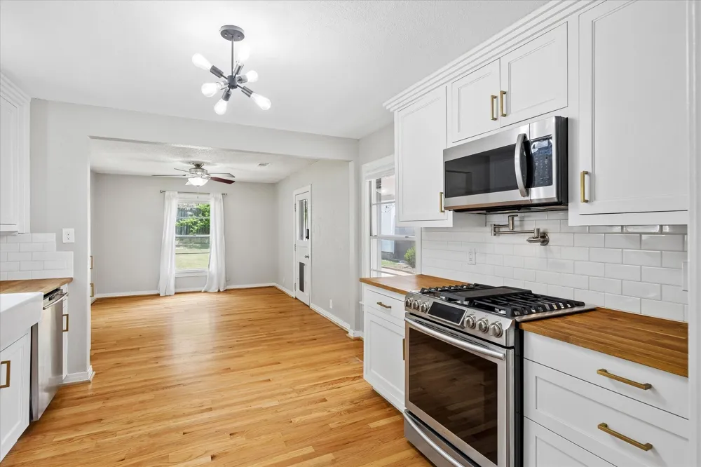 4708 Calmont Avenue Fort Worth, TX 76107