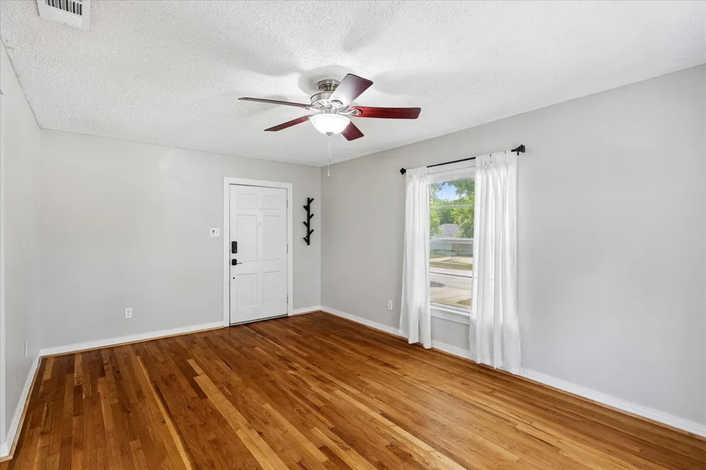 4708 Calmont Avenue Fort Worth, TX 76107