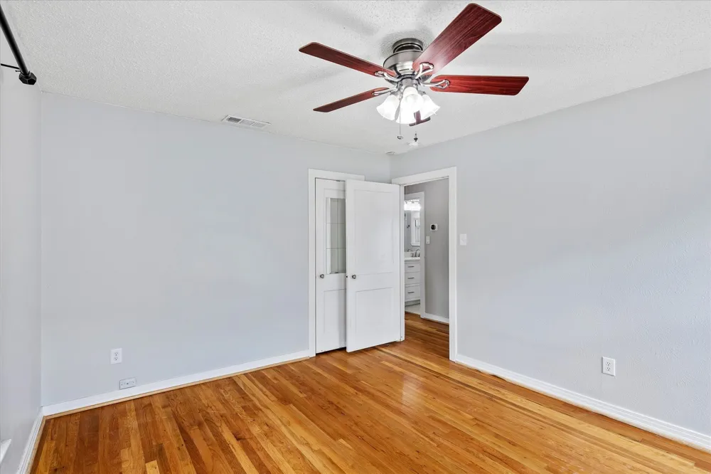 4708 Calmont Avenue Fort Worth, TX 76107