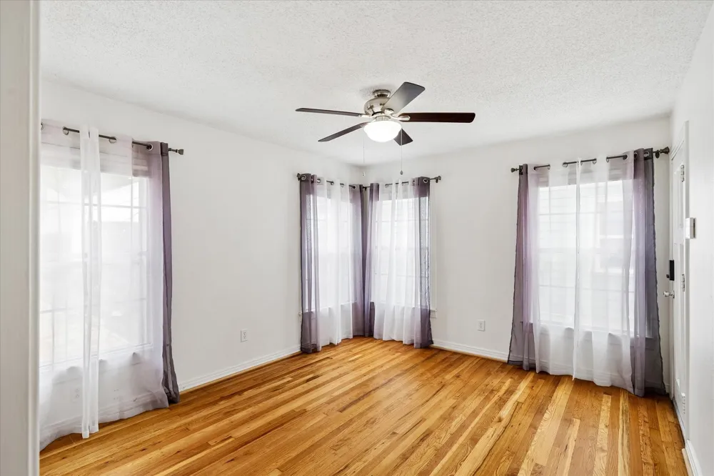 4708 Calmont Avenue Fort Worth, TX 76107