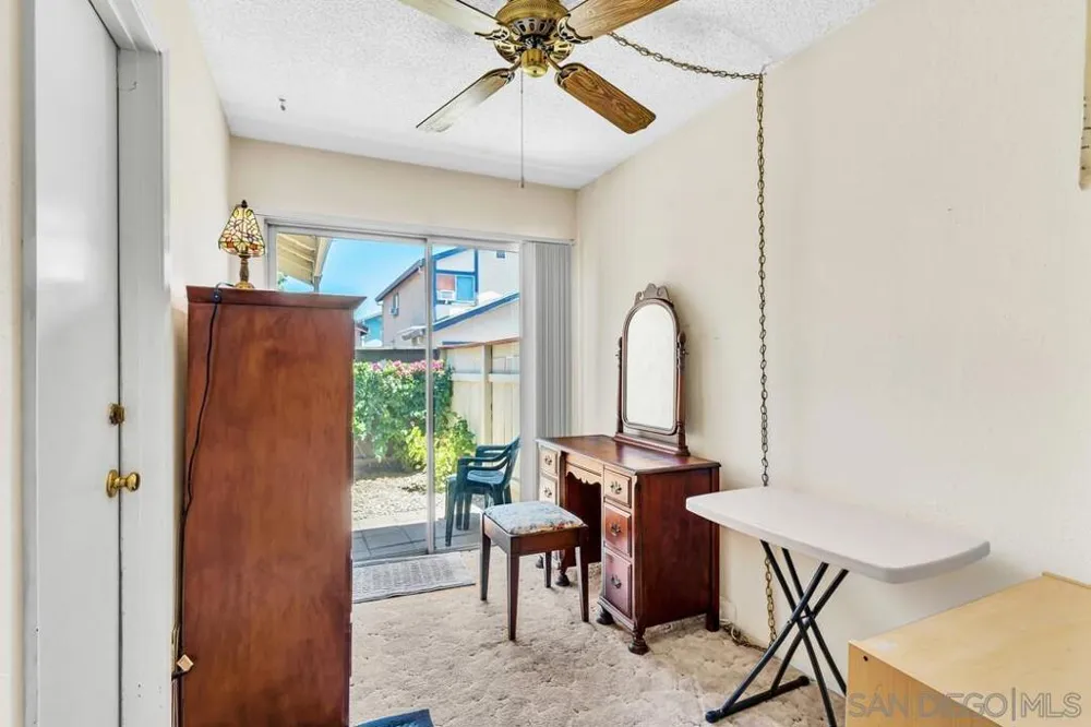 9528 eve Santee, CA 92071