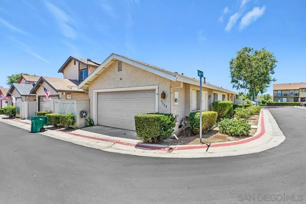 9528 eve Santee, CA 92071