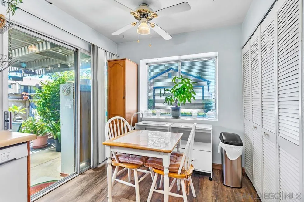 9528 eve Santee, CA 92071