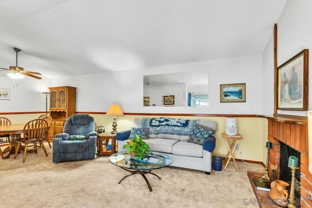 9528 eve Santee, CA 92071