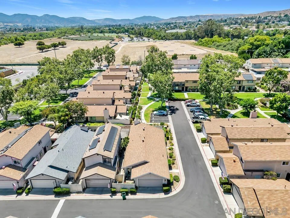 9528 eve Santee, CA 92071