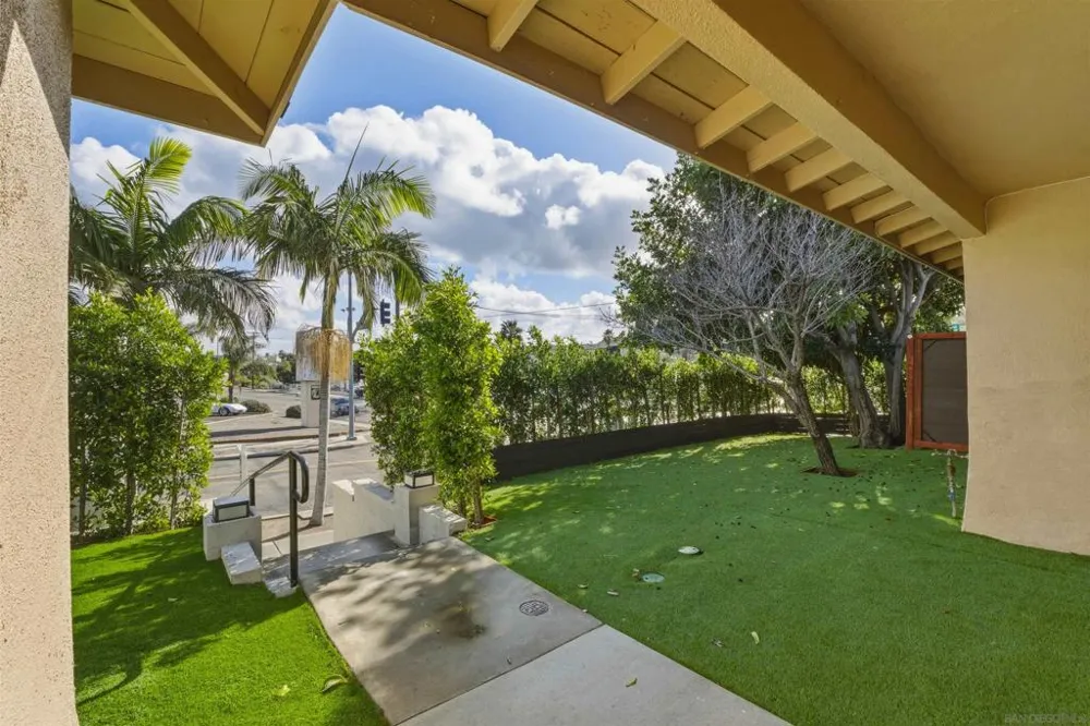 519 Camelot Dr Oceanside, CA 92054