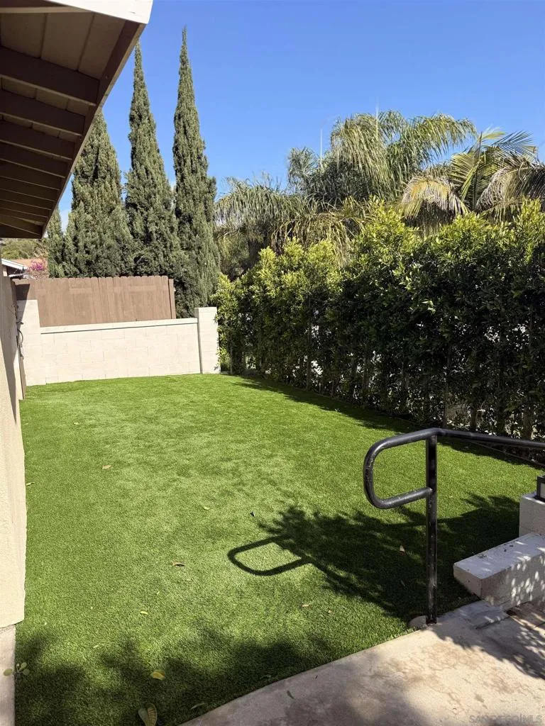 519 Camelot Dr Oceanside, CA 92054