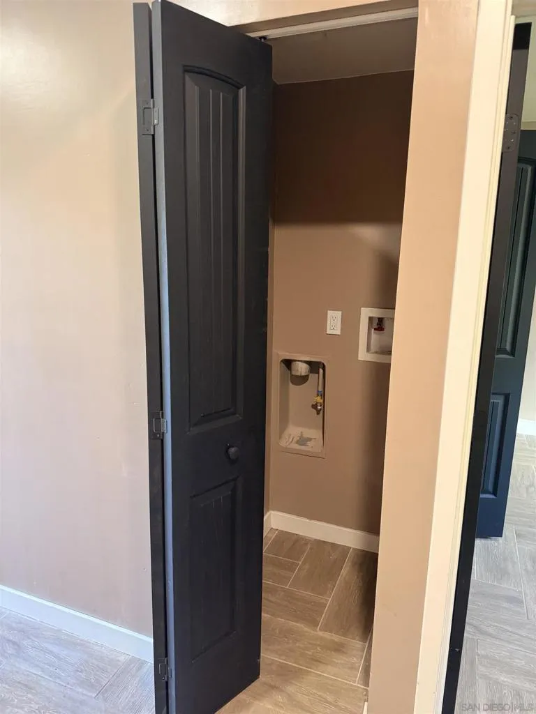519 Camelot Dr Oceanside, CA 92054