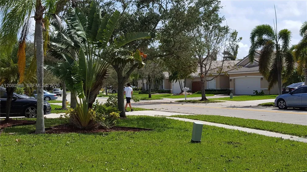 19409 NW 24th Pl Pembroke Pines, FL 33029