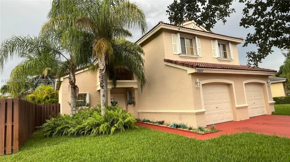 19409 NW 24th Pl Pembroke Pines, FL 33029
