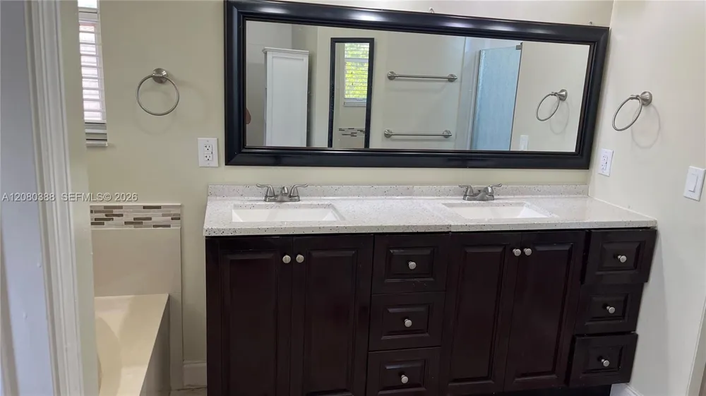 19409 NW 24th Pl Pembroke Pines, FL 33029
