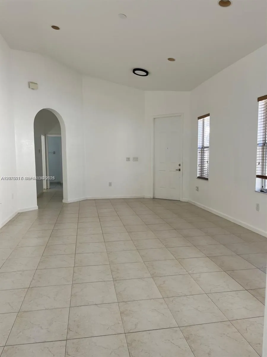 2315 NE 37th Rd Homestead, FL 33033