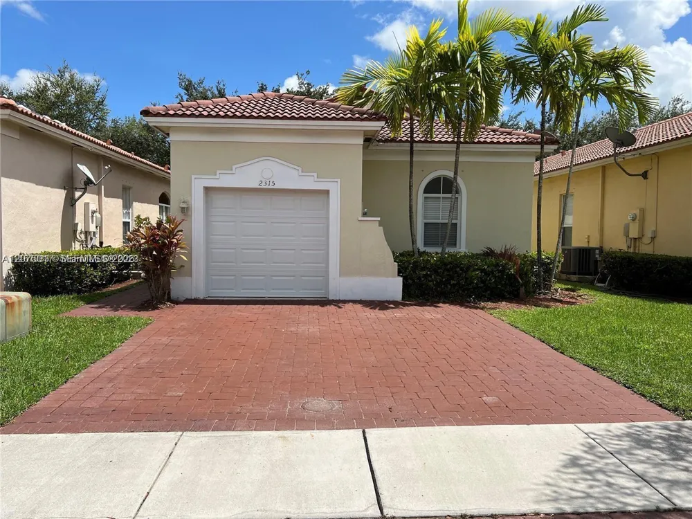 2315 NE 37th Rd Homestead, FL 33033