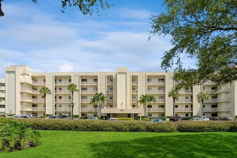200 INTRACOASTAL PLACE #305 Jupiter, FL 33469