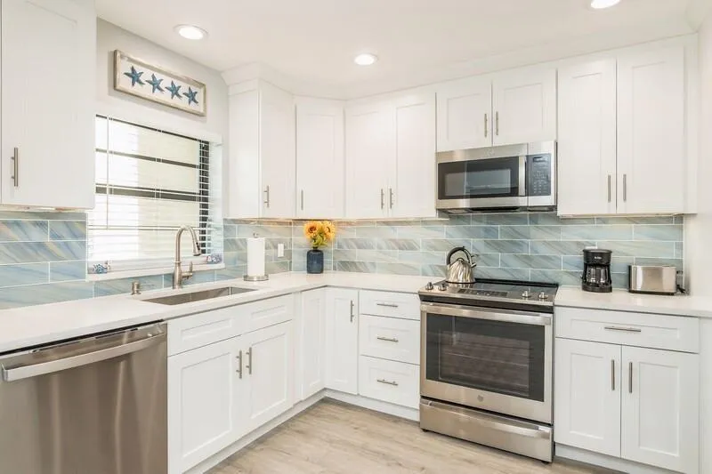 200 INTRACOASTAL PLACE #305 Jupiter, FL 33469