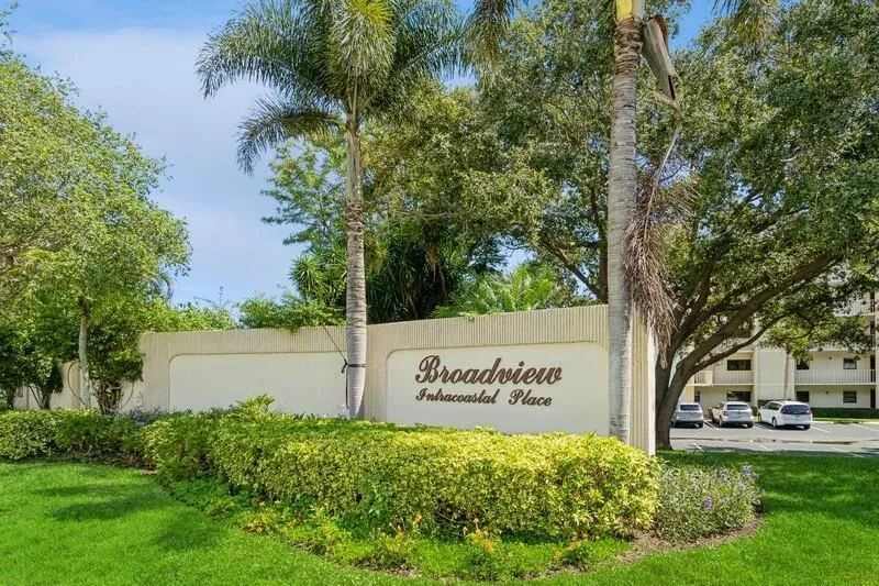 200 INTRACOASTAL PLACE #305 Jupiter, FL 33469