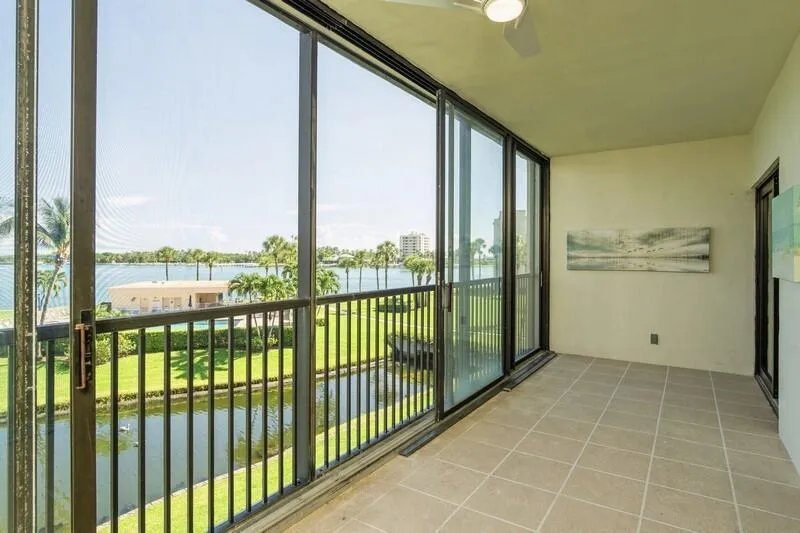 200 INTRACOASTAL PLACE #305 Jupiter, FL 33469