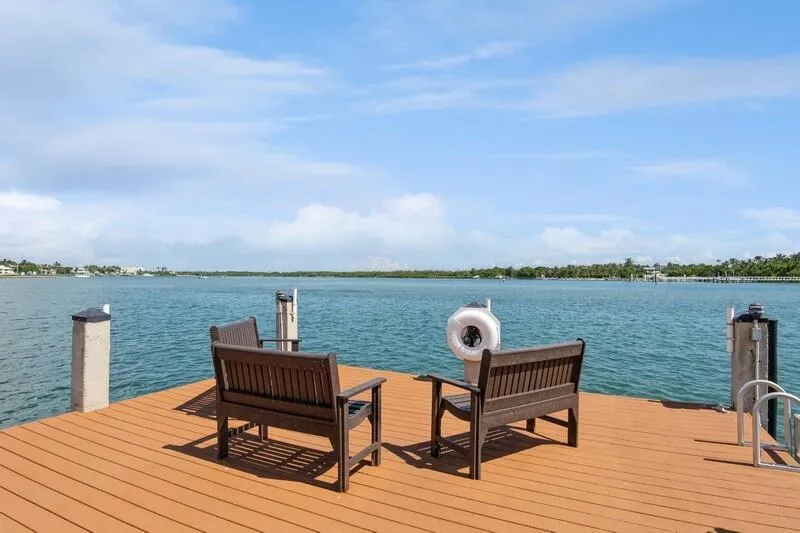 200 INTRACOASTAL PLACE #305 Jupiter, FL 33469