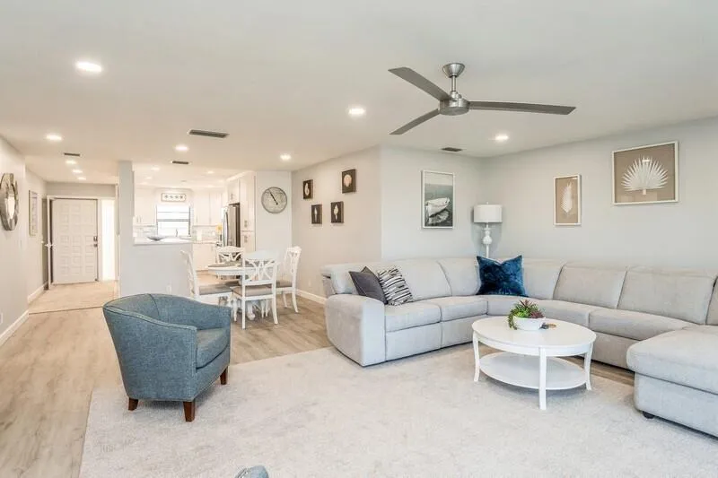 200 INTRACOASTAL PLACE #305 Jupiter, FL 33469