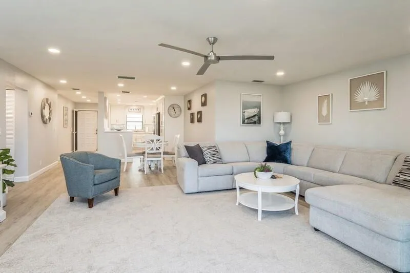 200 INTRACOASTAL PLACE #305 Jupiter, FL 33469