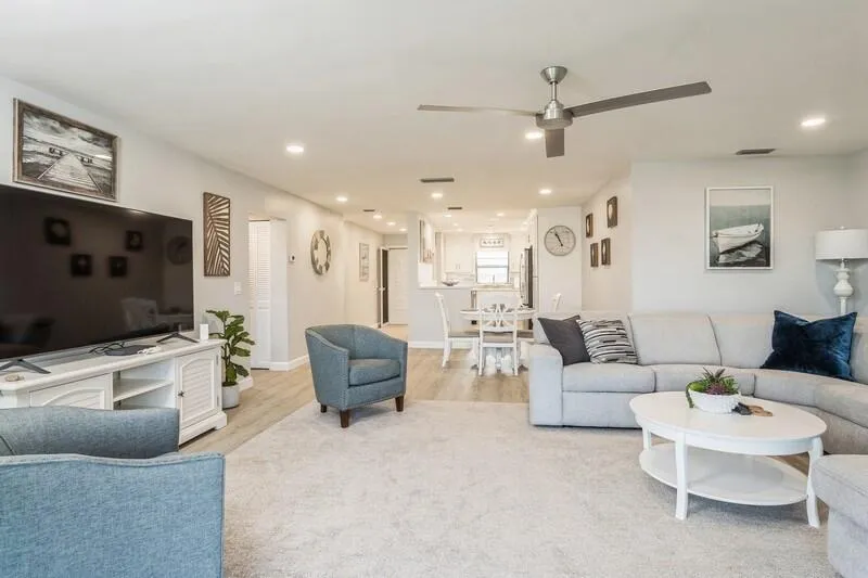 200 INTRACOASTAL PLACE #305 Jupiter, FL 33469
