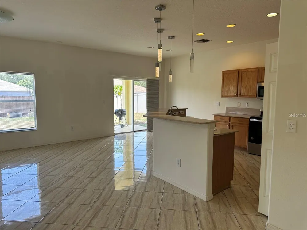 903 COADE STONE DRIVE Seffner, FL 33584