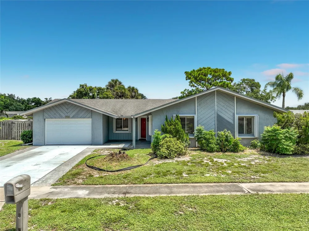 2983 ONTARIO CIRCLE W Melbourne, FL 32935