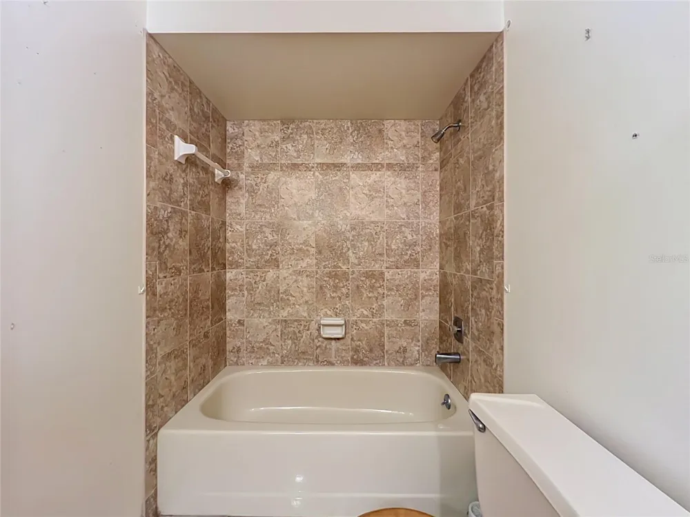 2983 ONTARIO CIRCLE W Melbourne, FL 32935