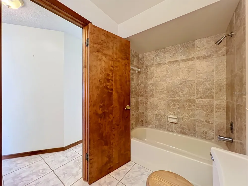 2983 ONTARIO CIRCLE W Melbourne, FL 32935