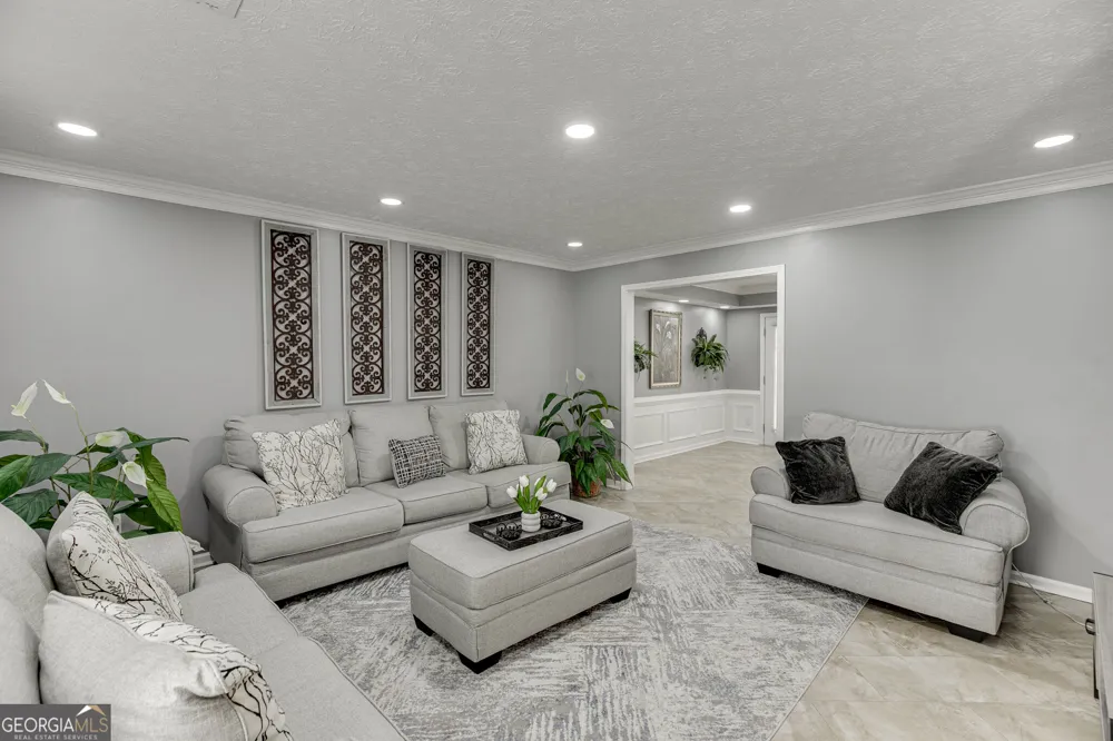 3135 Paces Landing DR Lawrenceville, GA 30044