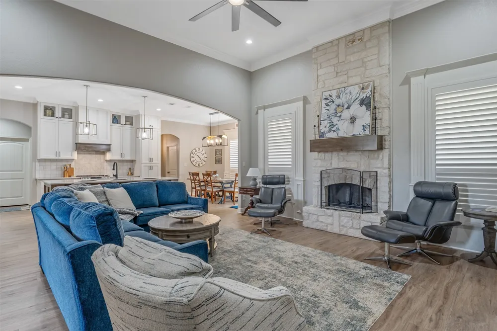 21327 Boone Bullard, TX 75757
