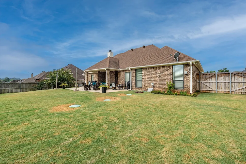 21327 Boone Bullard, TX 75757