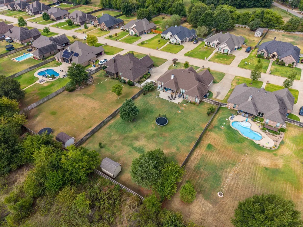 21327 Boone Bullard, TX 75757